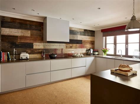 Ламинат на стене на кухне: варианты отделки и укладки своими руками