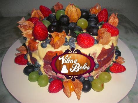 Bolos e Docinhos para Uberlândia e Região Bolo Naked Cake Mirtilo Uva e Morango