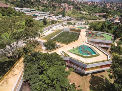 Medellín Una De Las Cinco Ciudades Que Lideran La Innovación Urbana En El Mundo Archdaily