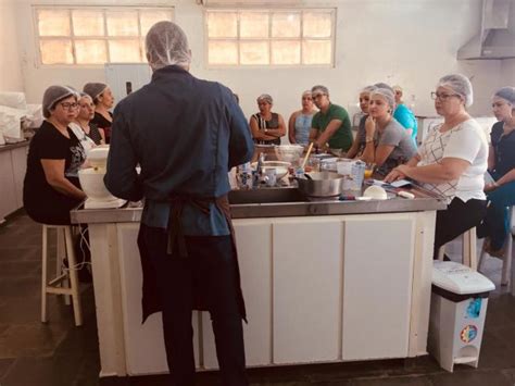 FEF Notícias Curso Prático de Naked Cake