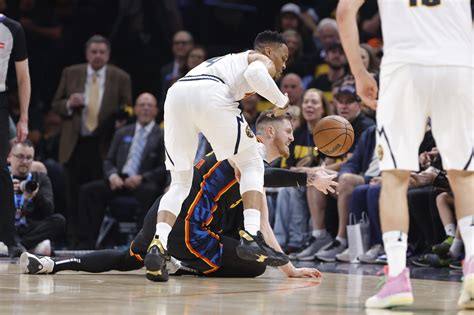 Los Nuggets flaquean en el cuarto cuarto mientras los Thunder toman la