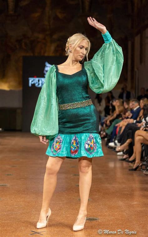 Fashionweek De Milan La Aura De Piyali Roy Une Symphonie De
