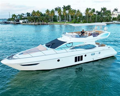 Azimut 53 Flybridge Luxury Yacht Getmyboat