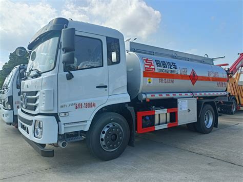 China Dongfeng 12000 Liters Refueling Tank Truck With Oil Dispenser