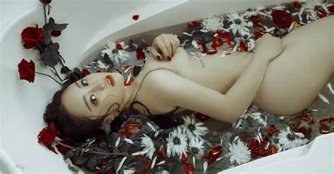 Hot Girl Khỏa Thân Trong Bồn Tắm Sexy Girls Beauty Girls Nude Women Hot Asian