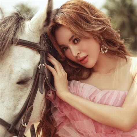 Dàn hot girl lộ clip nóng