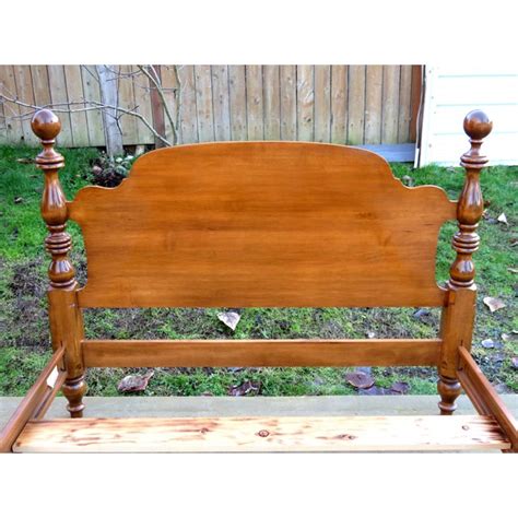 Vintage Ethan Allen Rock Maple Cannonball Double 4 Poster Bed Frame