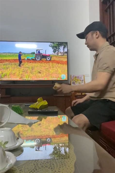 Quang Linh Vlog bị một người công khai mê đắm không lối thoát Thùy Tiên có đối thủ Hot KOLs