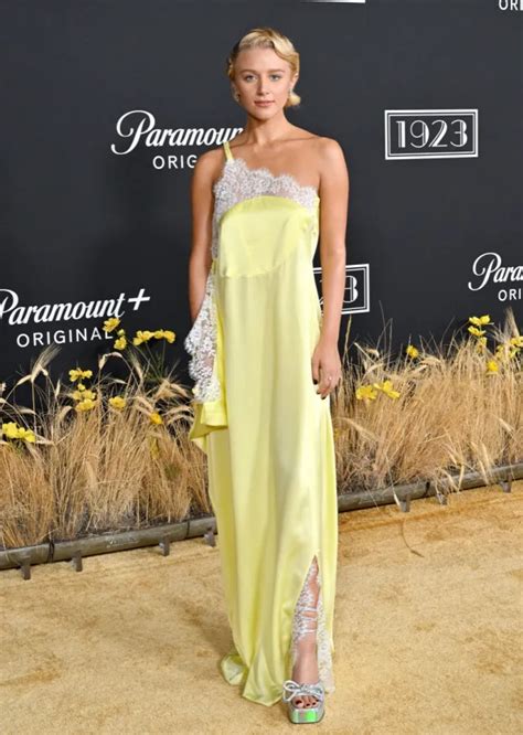 Hot Sexy Julia Schlaepfer Bikini Pics