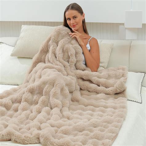 Плед из кроличьего меха 200х220, Покрывало на кровать,Пушистый мягкий ...