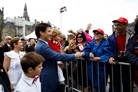 Prime Minister Justin Trudeau, Sophie Grégoire Trudeau, and their ...