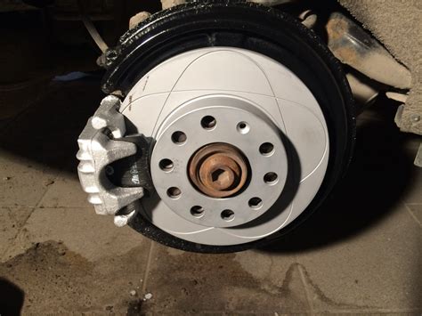 Замена задних тормозных дисков и колодок — Audi A4 (B6), 1,8 л, 2002 ...