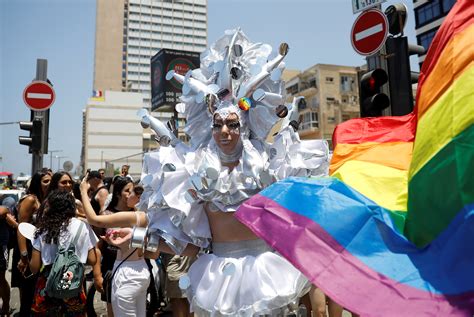 Tel Aviv Celebr La Marcha Del Orgullo Gay M S Grande De Medio Oriente Infobae