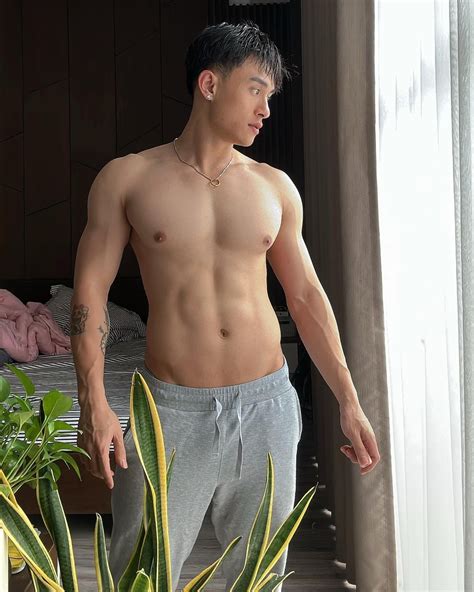霸道小少爷 on Twitter 更多帅哥关注公众号 教官早上好 肌肉 公0 gay 猛男 白袜体育生