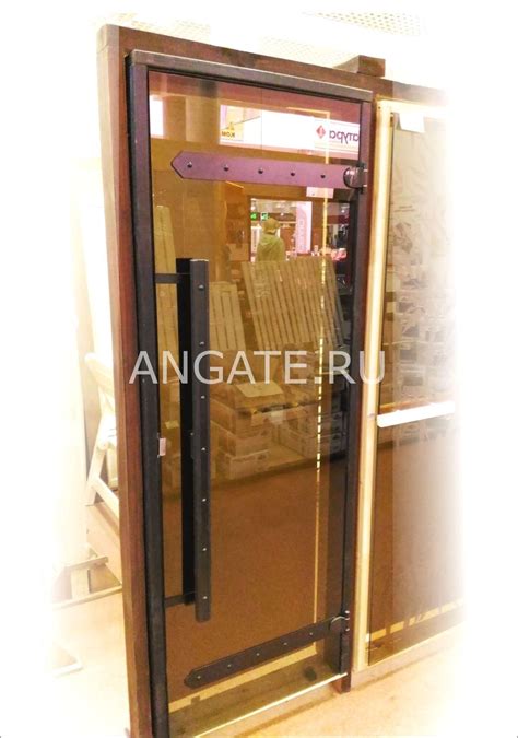 Дверь стеклянная в парилку в баню | Angate
