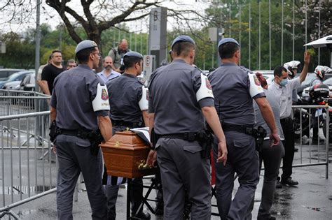 Corpo De Gal Costa Sepultado Em S O Paulo Mh Geral