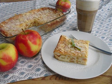 Grieß Quark Auflauf mit Obst Lebensmittel essen Lecker Rezepte