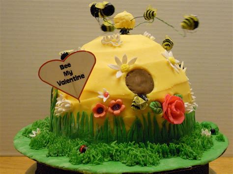 Buzzing Bee Hive · An Animal Cake · Baking and Food Decoration on Cut ...