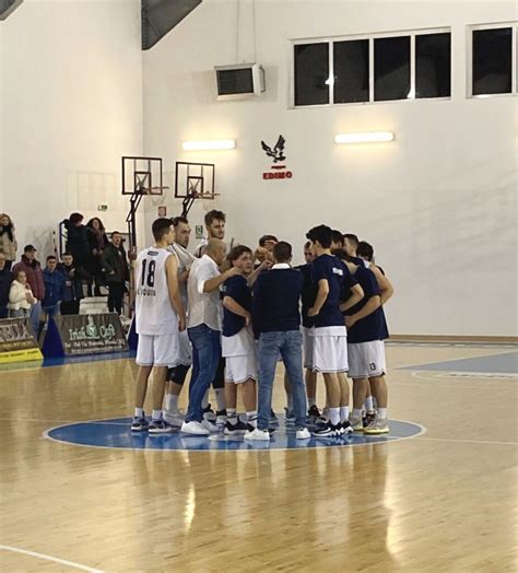 C Gold Cade Per La Prima Volta Al Palaangeli Il Nuovo Basket