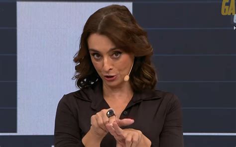 Catia Fonseca dá dica para quem manda nude na internet Tem quem goste Notícias da TV
