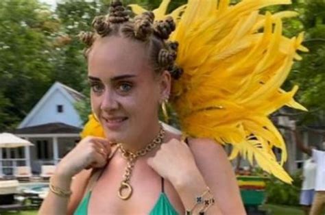 Pamer Foto Kenakan Bikini Adele Malah Banjir Kritikan Dari Netizen Berhenti Mengejek Budaya
