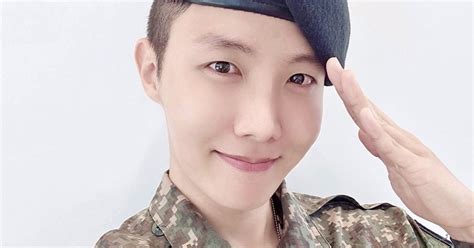 J Hope De Bts Emociona A Army Con Una Carta Desde El Servicio Militar