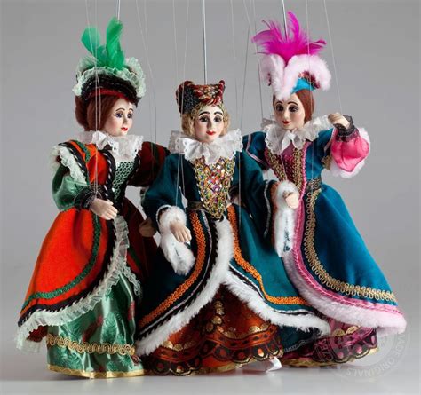 Three Charming Ladies Marionettes | Marionettes.cz