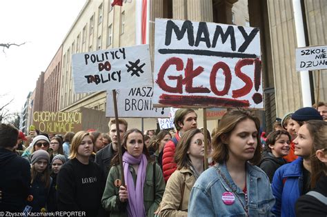 Strajk nauczycieli 2019 ZNP chce w trybie pilnym mediatora Szydło