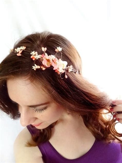 9 Stylish Floral Hair Accessories For This Summer - Styleoholic