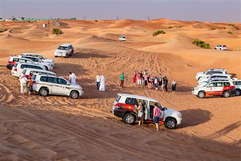 Dubai 4wd Desert Safari Tour With Bbq Dinner And Live Show Getyourguide