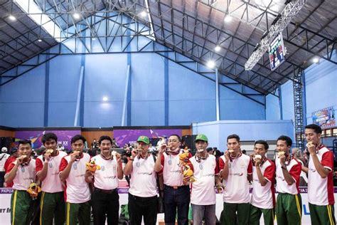 Tim Putra Raih Emas Sepak Takraw Jatim Pecah Telur Di Pon Papua