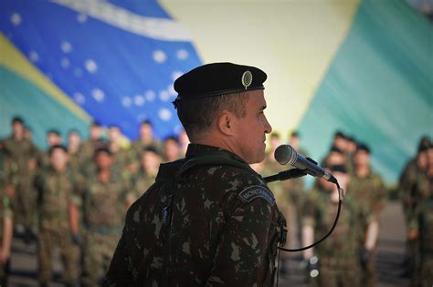 7º RC Mec realiza homenagem para Comandante da 3ª Bda C Mec por