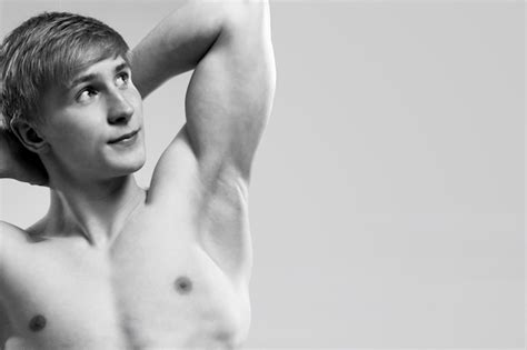 Free Photo Handsome Guy Posing With Naked Torso