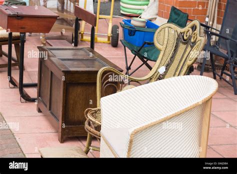 Second Hand Furniture Hi Res Stock Photography And Images Alamy
