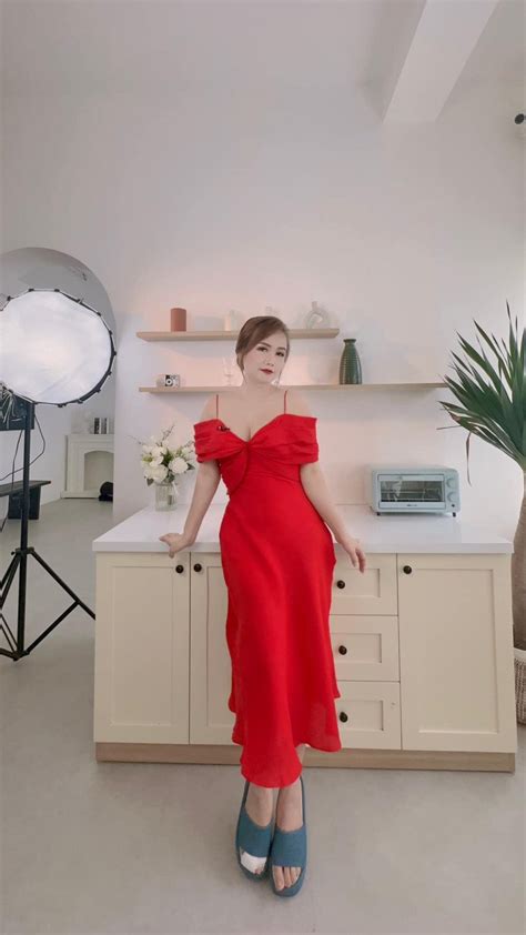 Tuy T S C Giai Nh N Sinh Con N M Tu I U Tr P Di N Bikini Ph Ng Kho Ng M C Ki N Tr I