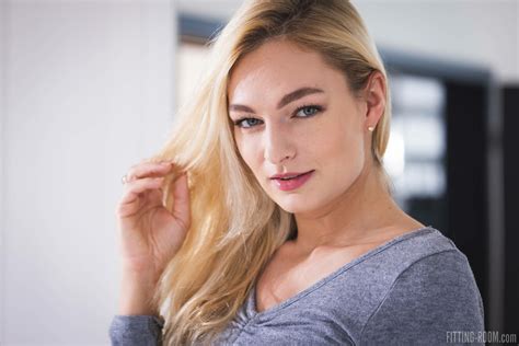 Leanne Lace Nude In So Cute So Hot Free Fitting Room Picture Gallery At Elite Babes