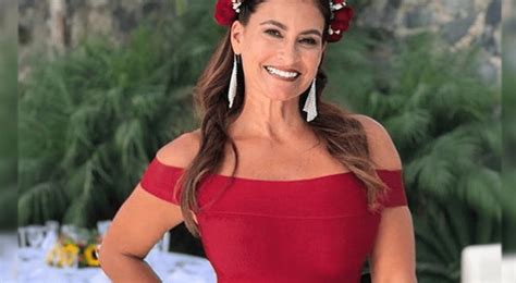 Mamá de Patricio Parodi derriba estereotipos y demuestra que el bikini es para todas