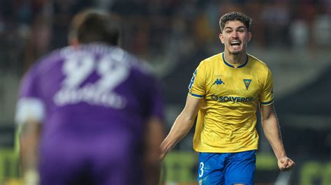 Estoril Vence Benfica Nas Grandes Penalidades E Garante Lugar Na Final