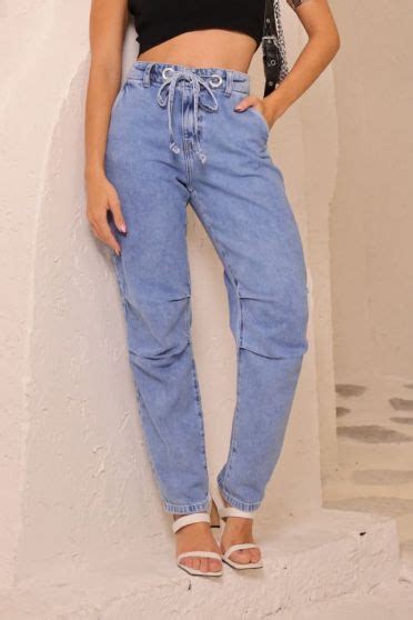 Cal A Jeans Mom Detalhe E Amarra O Feminina Revanche Granera Azul