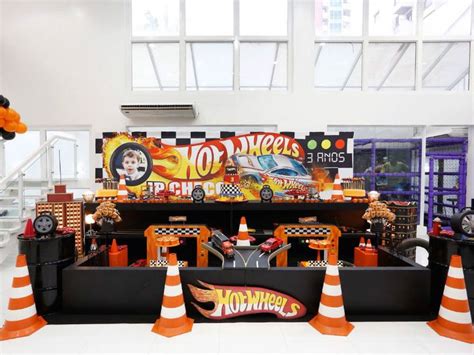 Produção e Cenografia festa Festa Hot Wheels AndreaGuimarães FestaHotWheels FestaparaMeninos
