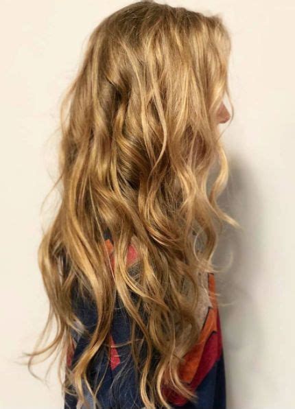 Long Blond Wavy Hair Long Hair Styles Blonde Wavy Hair Curly Hair Styles