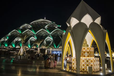 Foto Melihat Keindahan Masjid Al Jabbar Bandung Dan Masjid Raya Sheikh