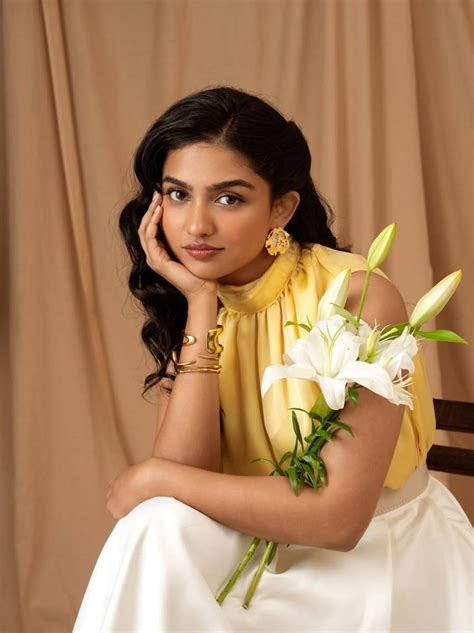 mamitha baiju latest hd  pics gallery