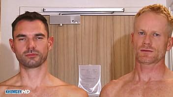 Sport Guys Serviced By Us In A Shower XVIDEOS