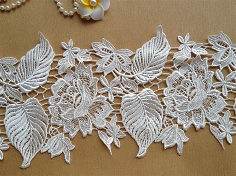 Exquisite White Lace Rose Embroidered Lace Trim Wedding Fabric