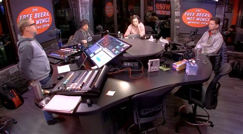 Webcam Feed Wednesday February 22 2023 Free Beer And Hot Wings