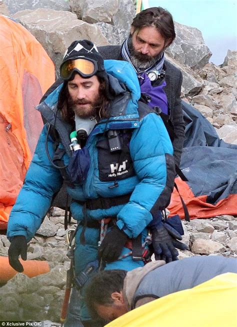 Welcome To My World Jake Gyllenhaal Finally Lets You See Him Naked