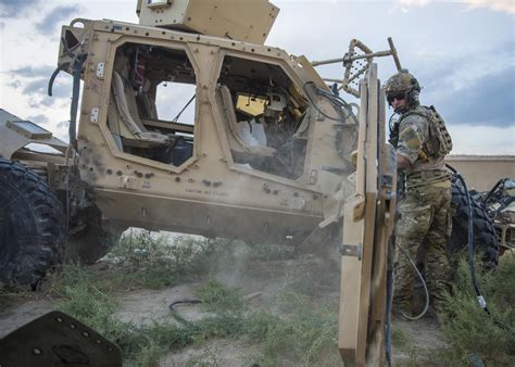 PJs and EOD work together > U.S. Air Forces Central > Display