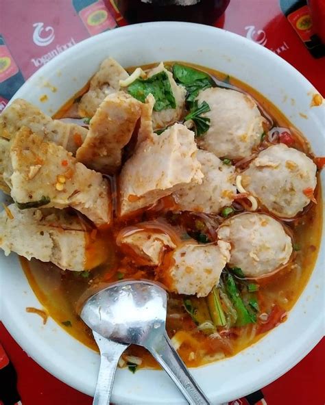 bakso bagong  delicious indonesian meatball soup bakso mercon