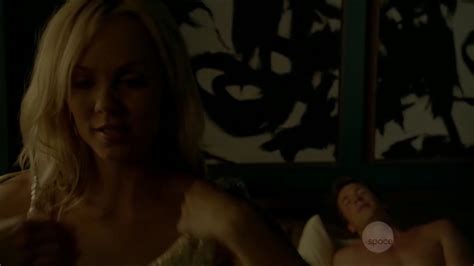 Naked Laura Vandervoort In Bitten